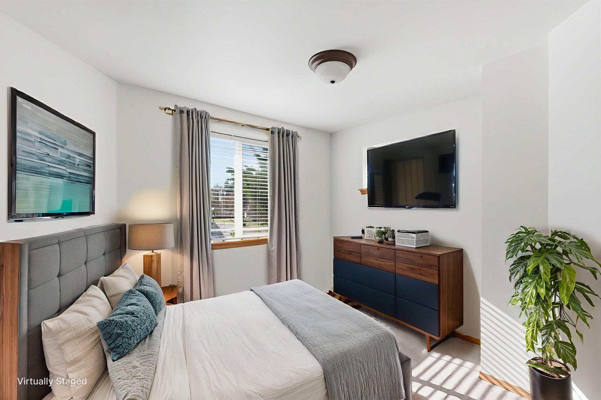 021_DSC_2603 virtually staged.jpeg