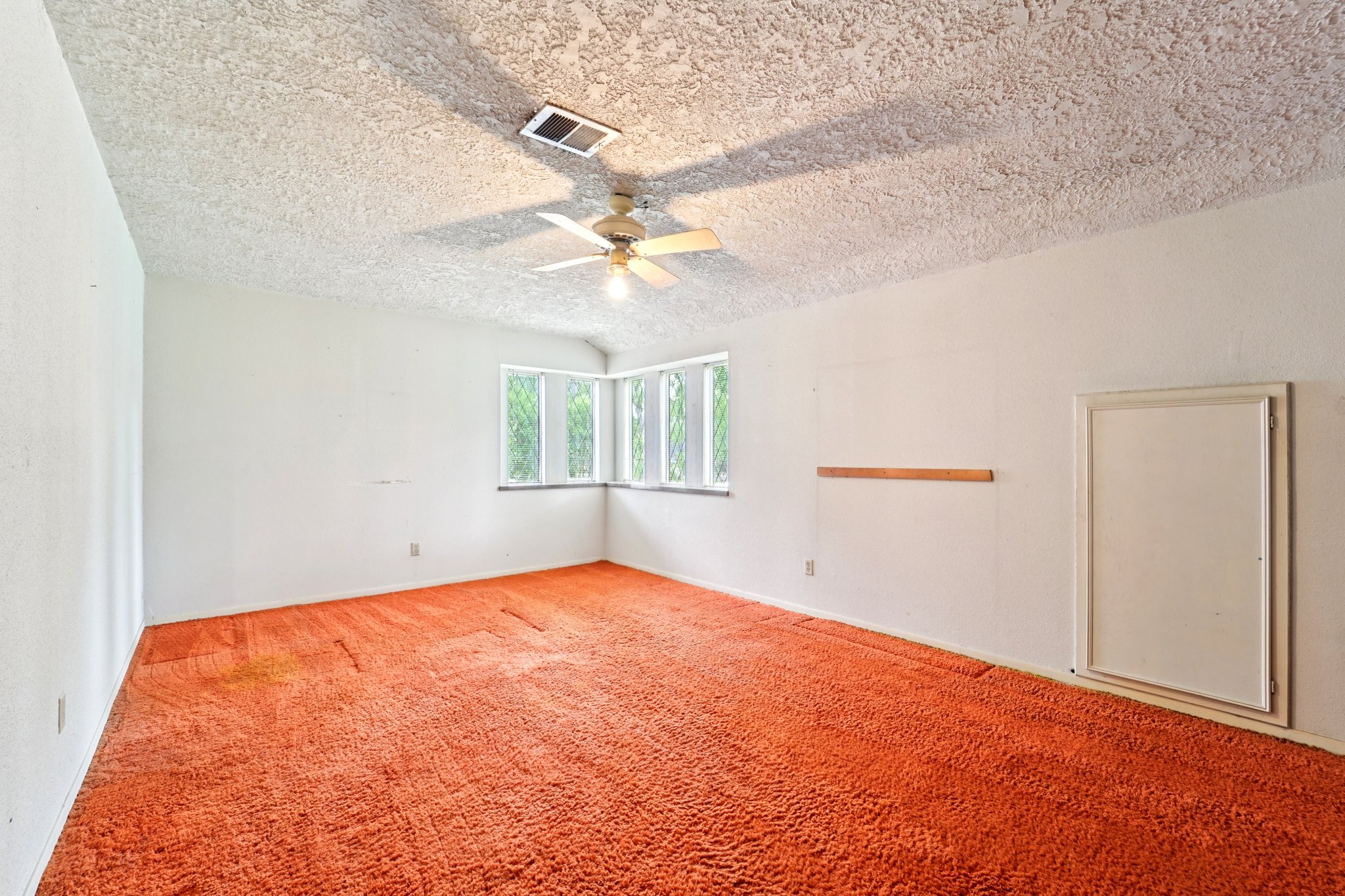 Whitewood Dr-S2606-045.jpg