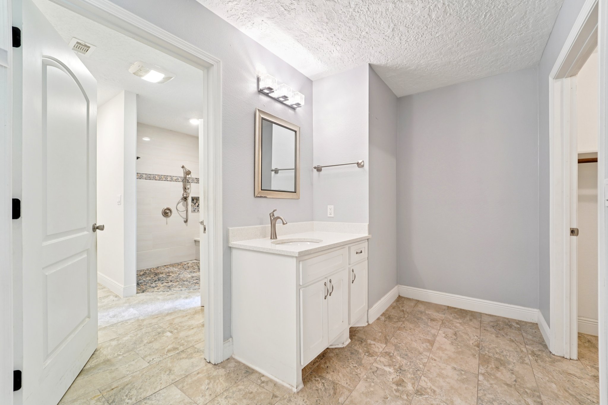 Whitewood Dr-S2606-055.jpg