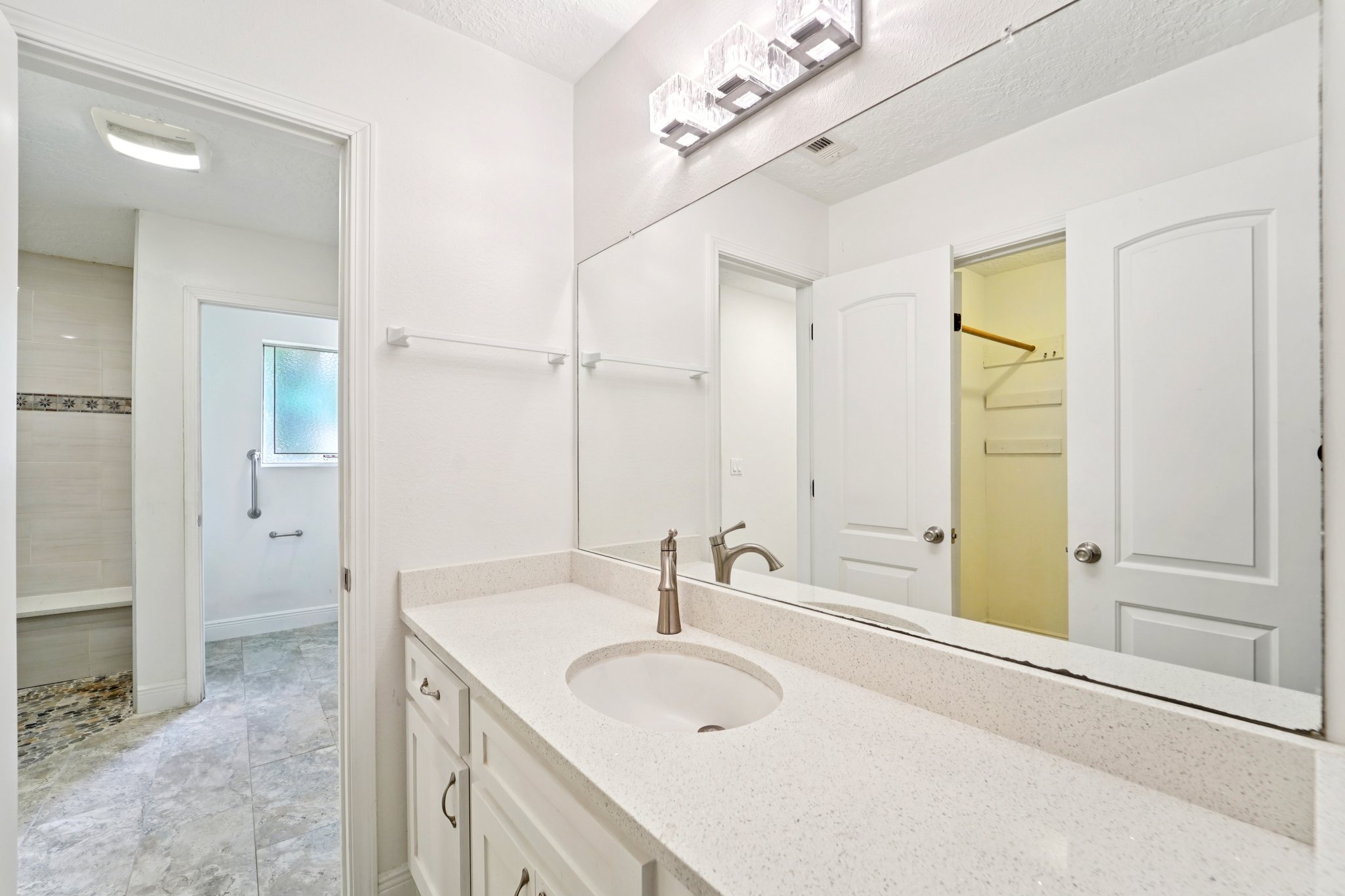 Whitewood Dr-S2606-061.jpg