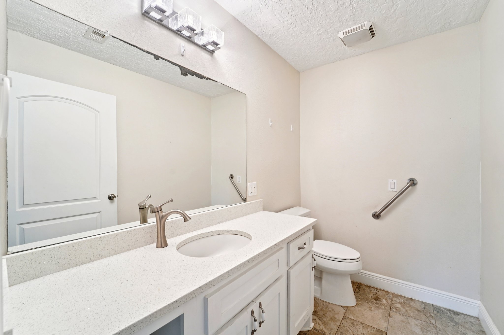 Whitewood Dr-S2606-063.jpg