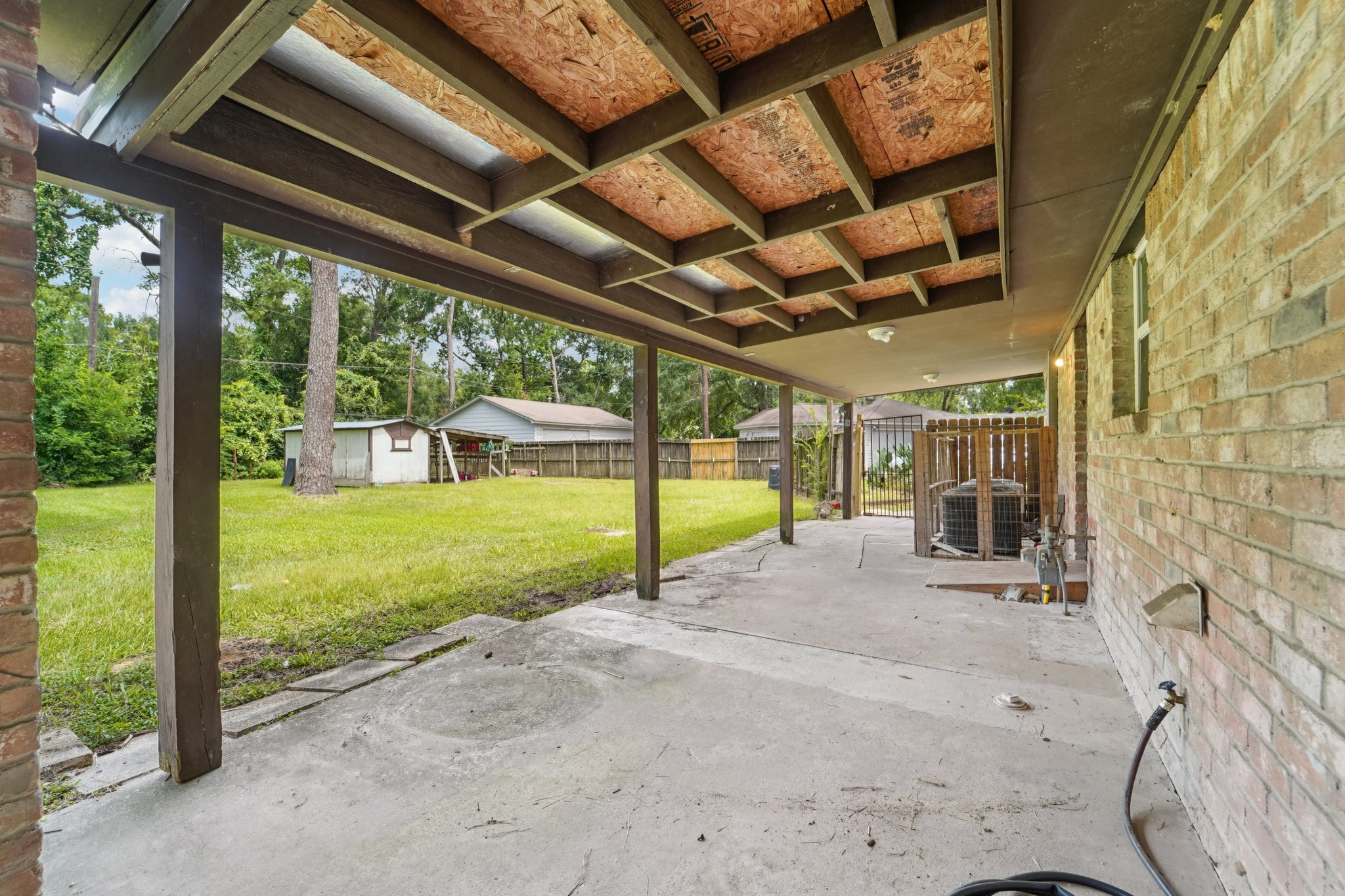 Whitewood Dr-S2606-066.jpg