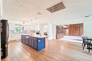Whitewood Dr-S2606-029.jpg