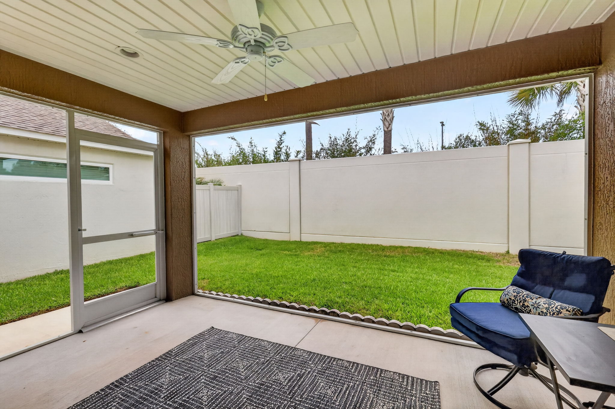 Lanai with Large PRIVATE Rear Yard