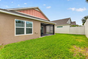 Large PRIVATE Rear Yard