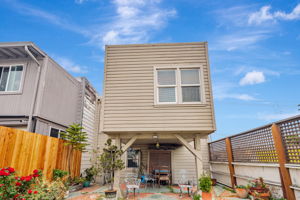 043_ 1942 Jennings St  