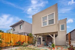 044_ 1942 Jennings St  