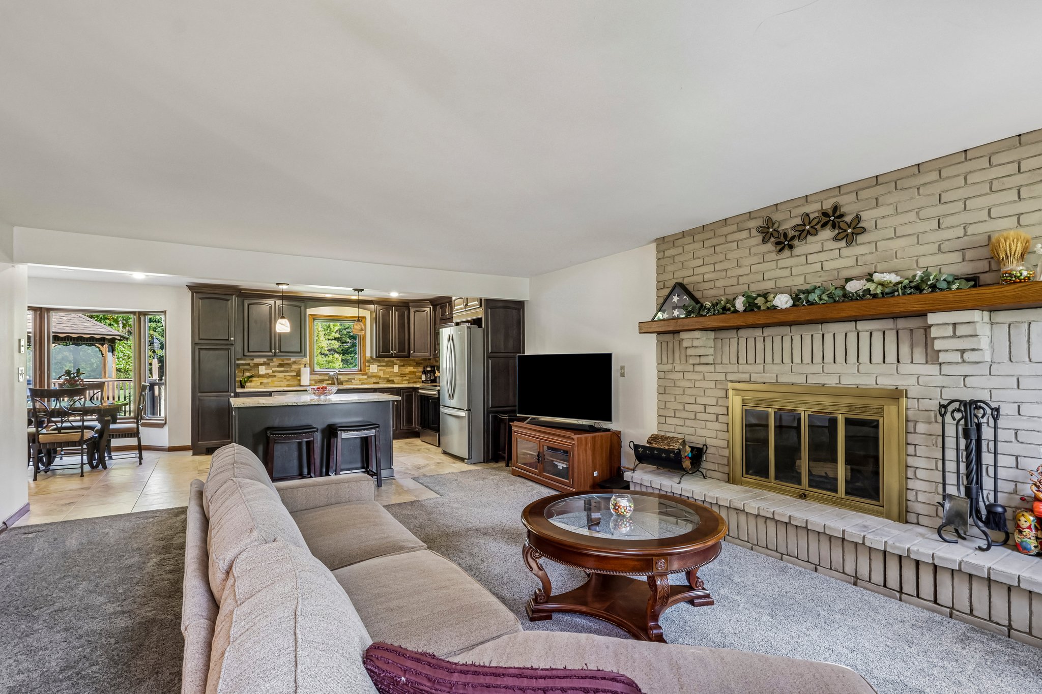 W Edgerton Rd-S1610-008.jpg