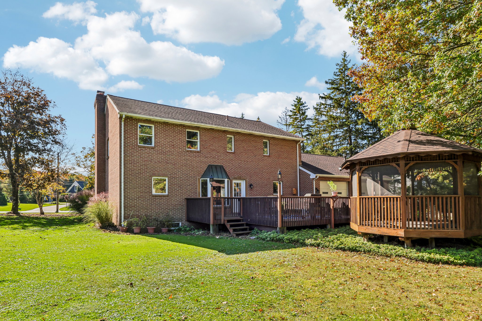 W Edgerton Rd-S1610-053.jpg