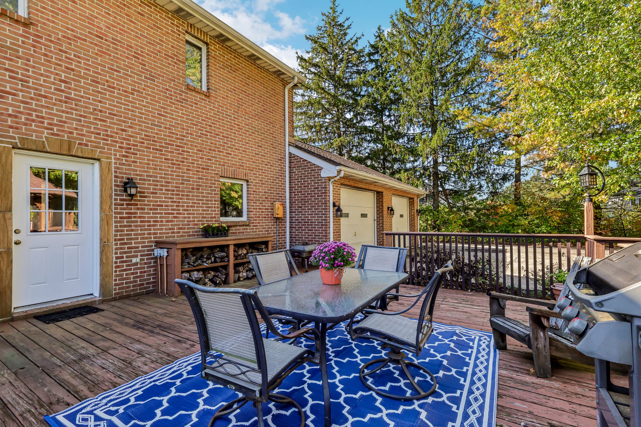 W Edgerton Rd-S1610-059.jpg