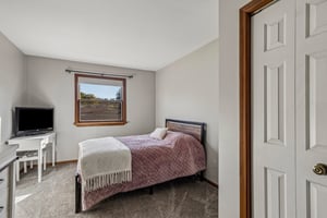 W Edgerton Rd-S1610-026.jpg