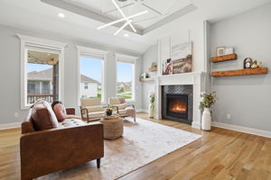 004__DSC6128_with_fire