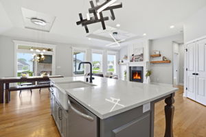 011__DSC6104_with_fire