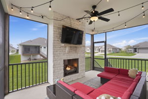 034__DSC5984_with_fire