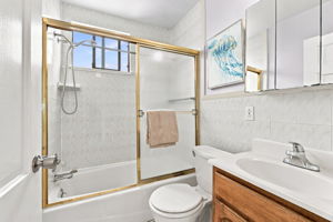 031_F8_1943 35th Ave