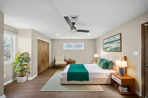 DSC07728 virtually staged.jpeg