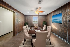 DSC07788 virtually staged.jpeg