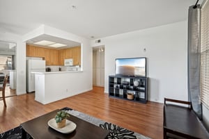Rue De Valore 12L-013.jpg