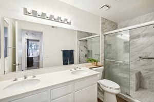 Rue De Valore 12L-018.jpg