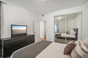 Rue De Valore 12L-020.jpg