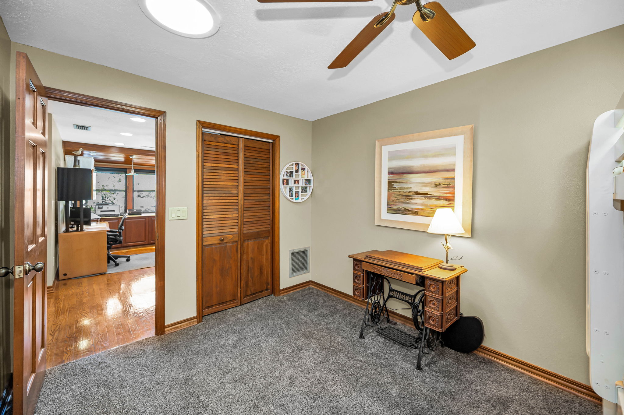 Upper Level Bedroom3b