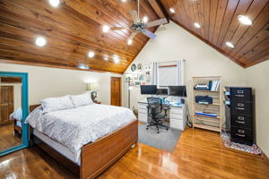 Upper Level Bedroom2a