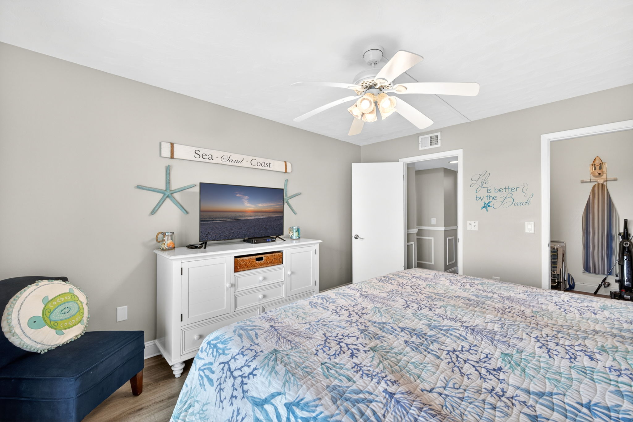 Primary Bedroom 4 of 4