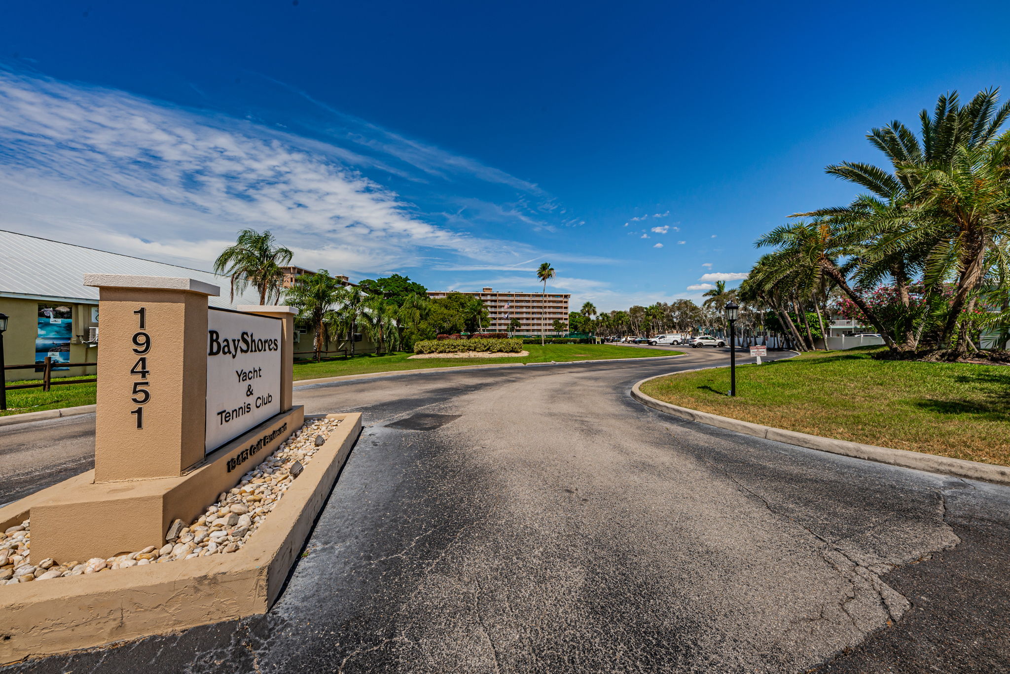 4-Bayshores Yacht and Tennis Club Entry