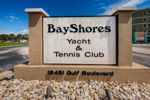 5-Bayshores Yacht and Tennis Club Entry