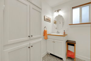  Photo 40