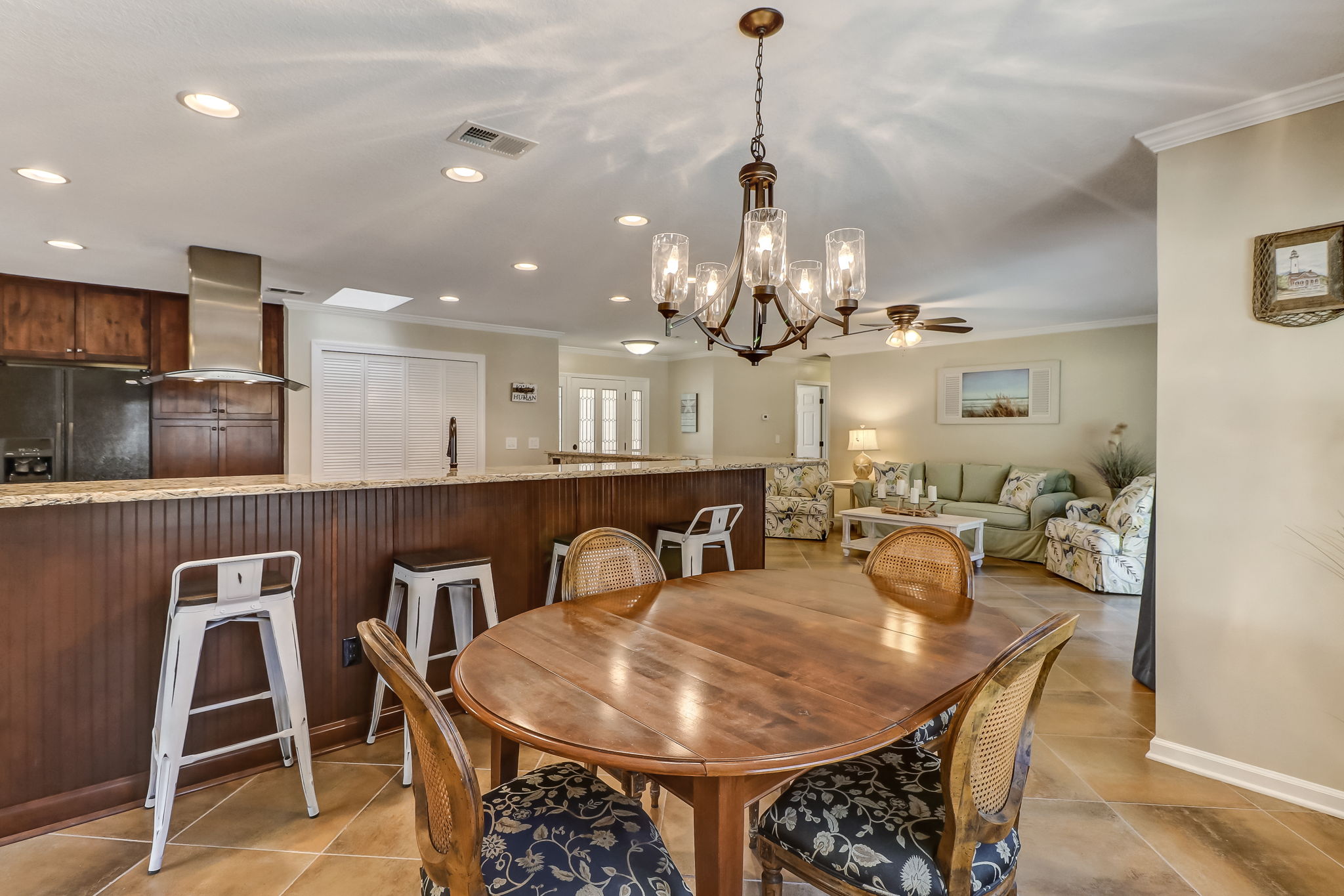 Egan's Bluff Pool Home ECVT