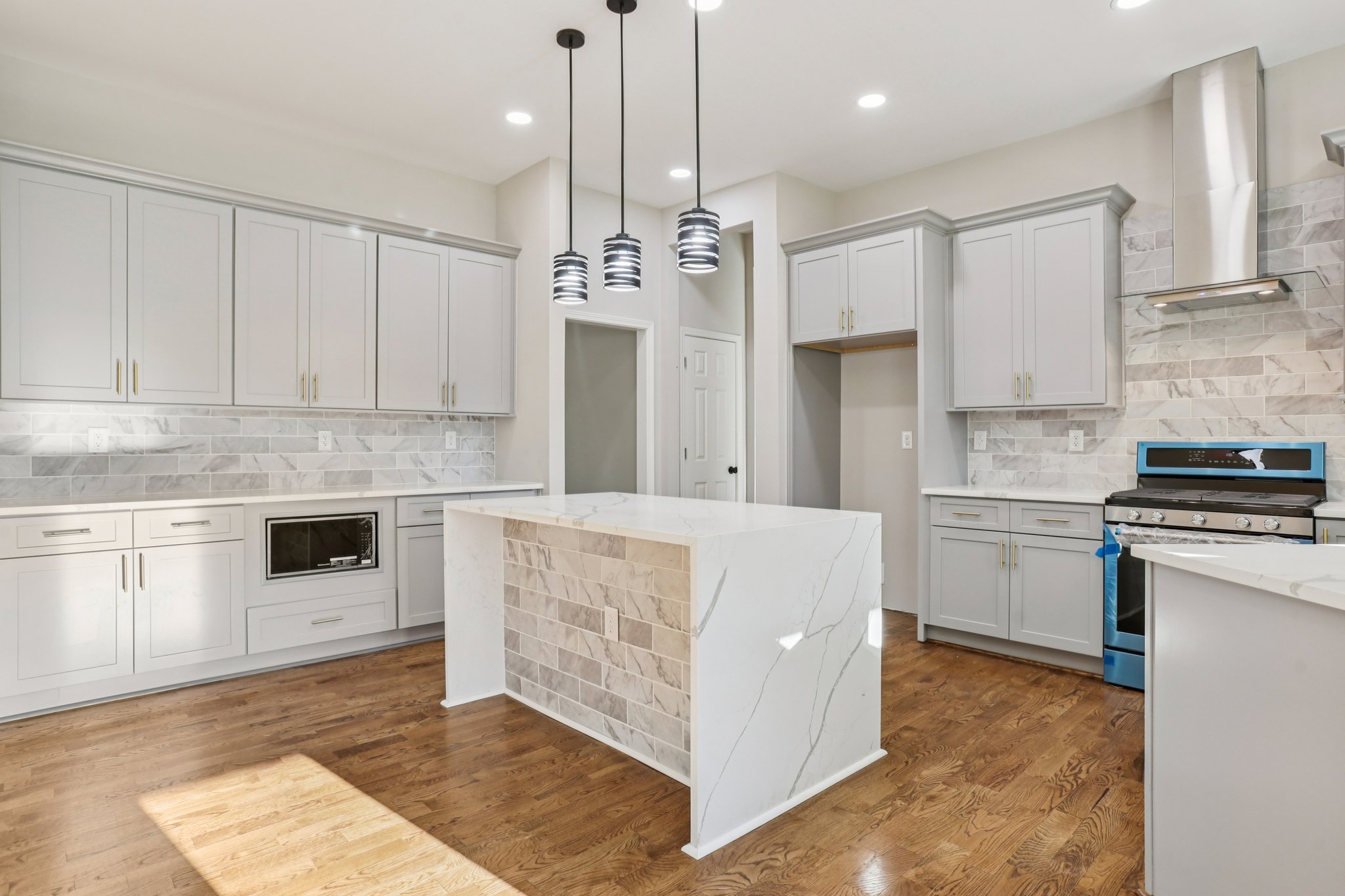 Pucketts Dr SW-S0611-010.jpg