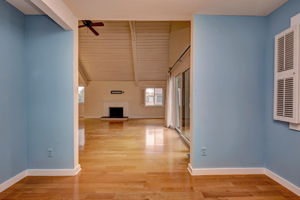  Photo 31
