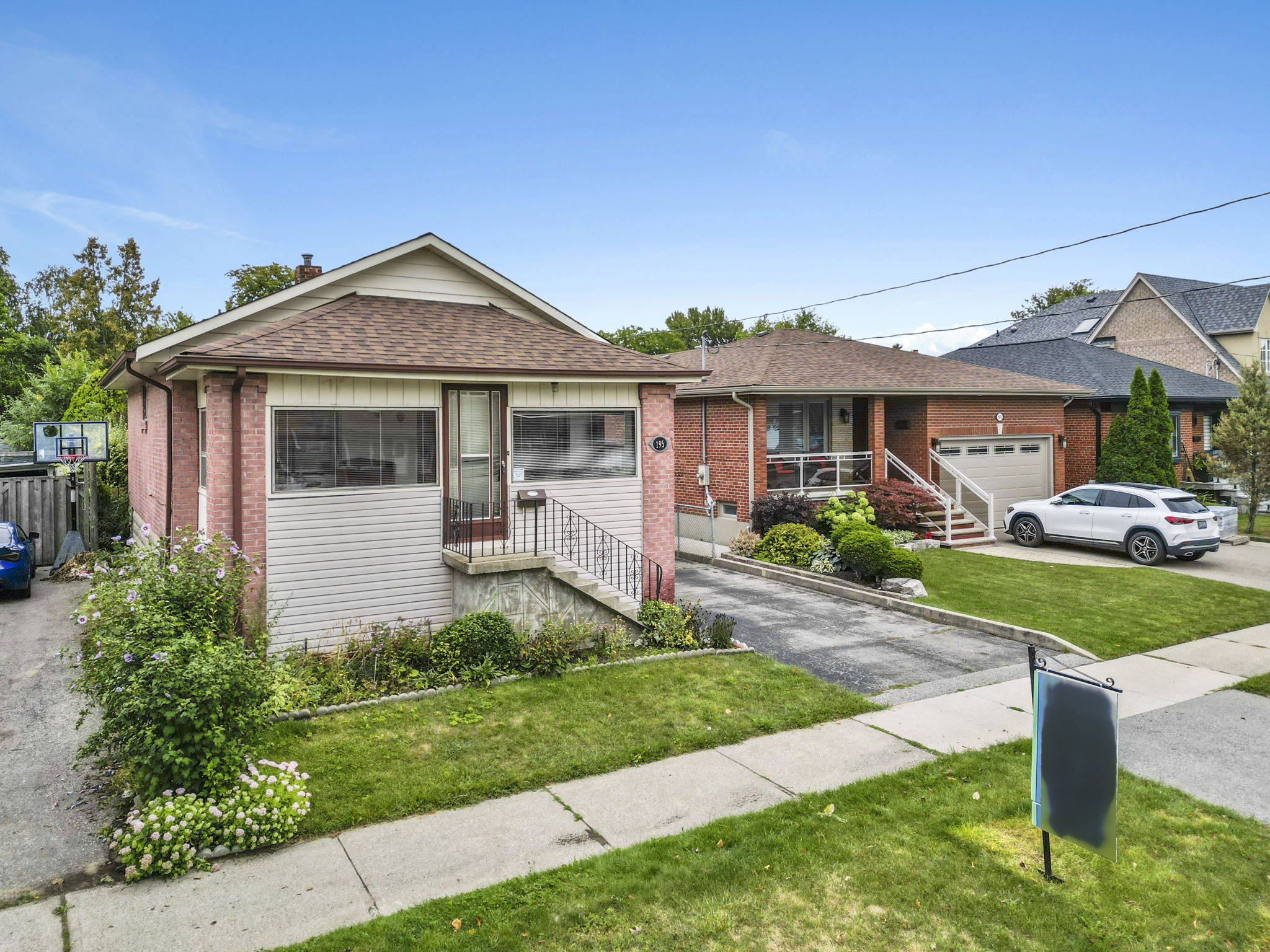195 Beta St Toronto, ON M8W 4H5