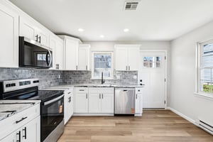 Canterbury Dr-S0612-011.jpg