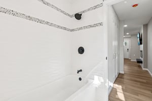 Canterbury Dr-S0612-016.jpg