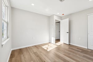 Canterbury Dr-S0612-022.jpg