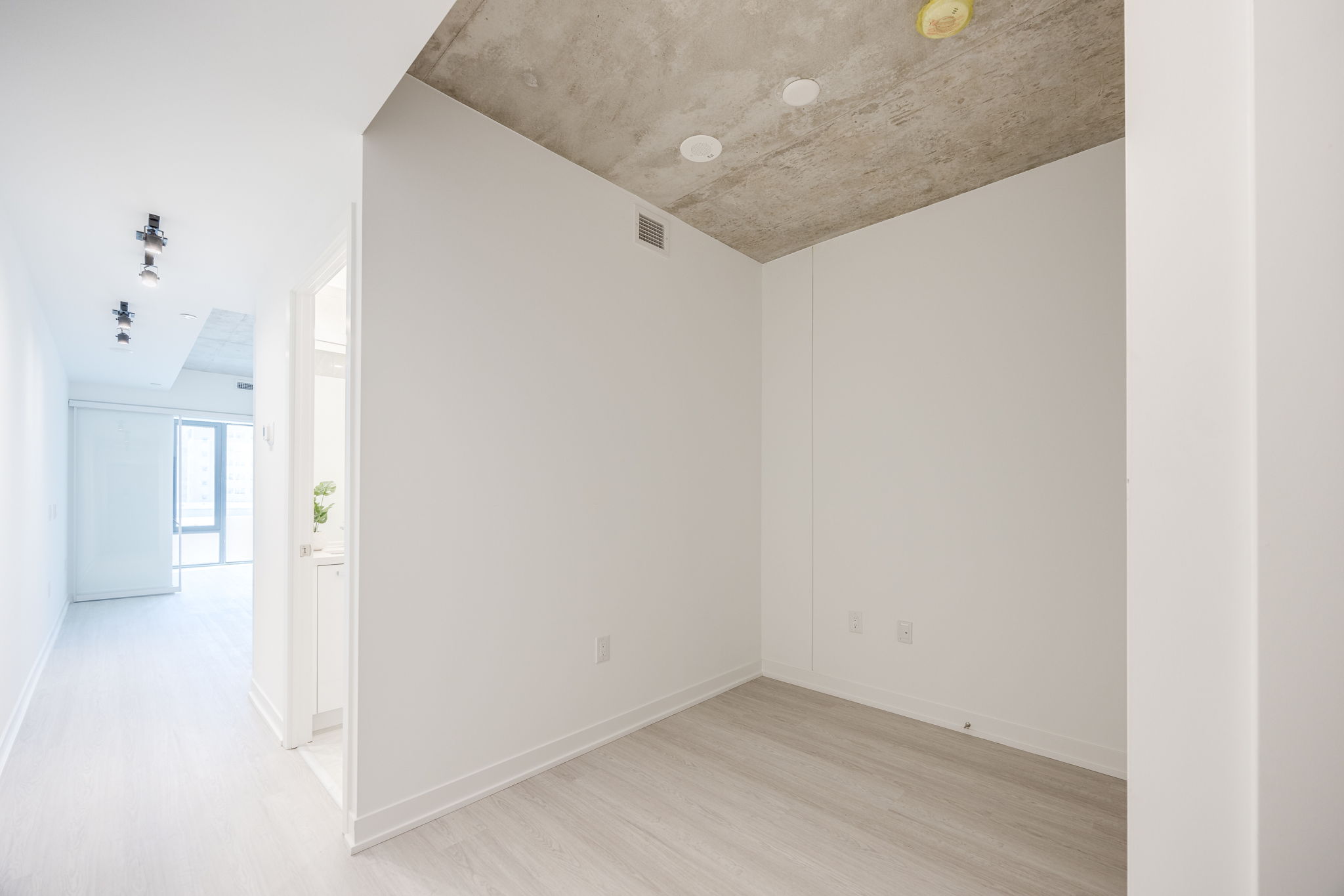 Toronto property showcase — delivered property photograph 3