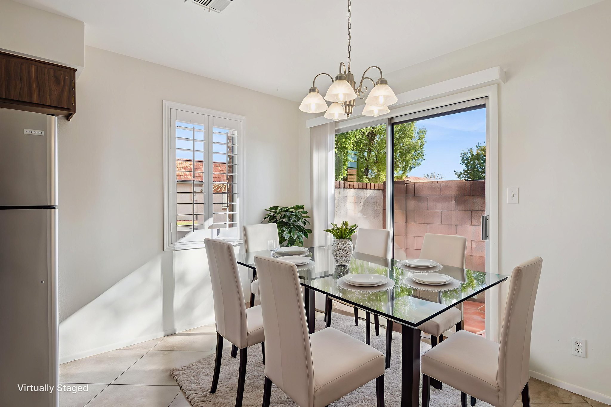 195 N Cottonwood St #21_009 virtually staged.jpeg