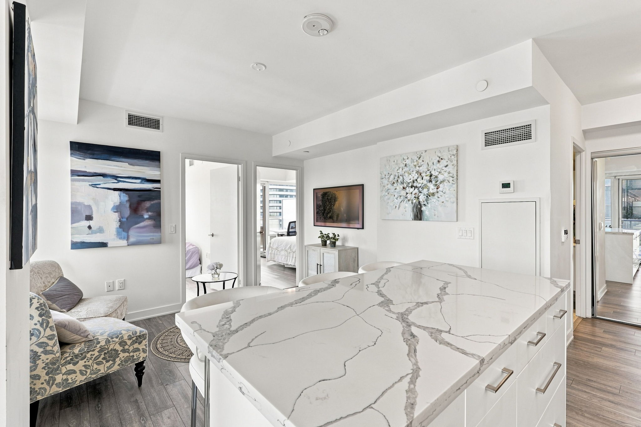 Property in Toronto — delivered property photograph 8