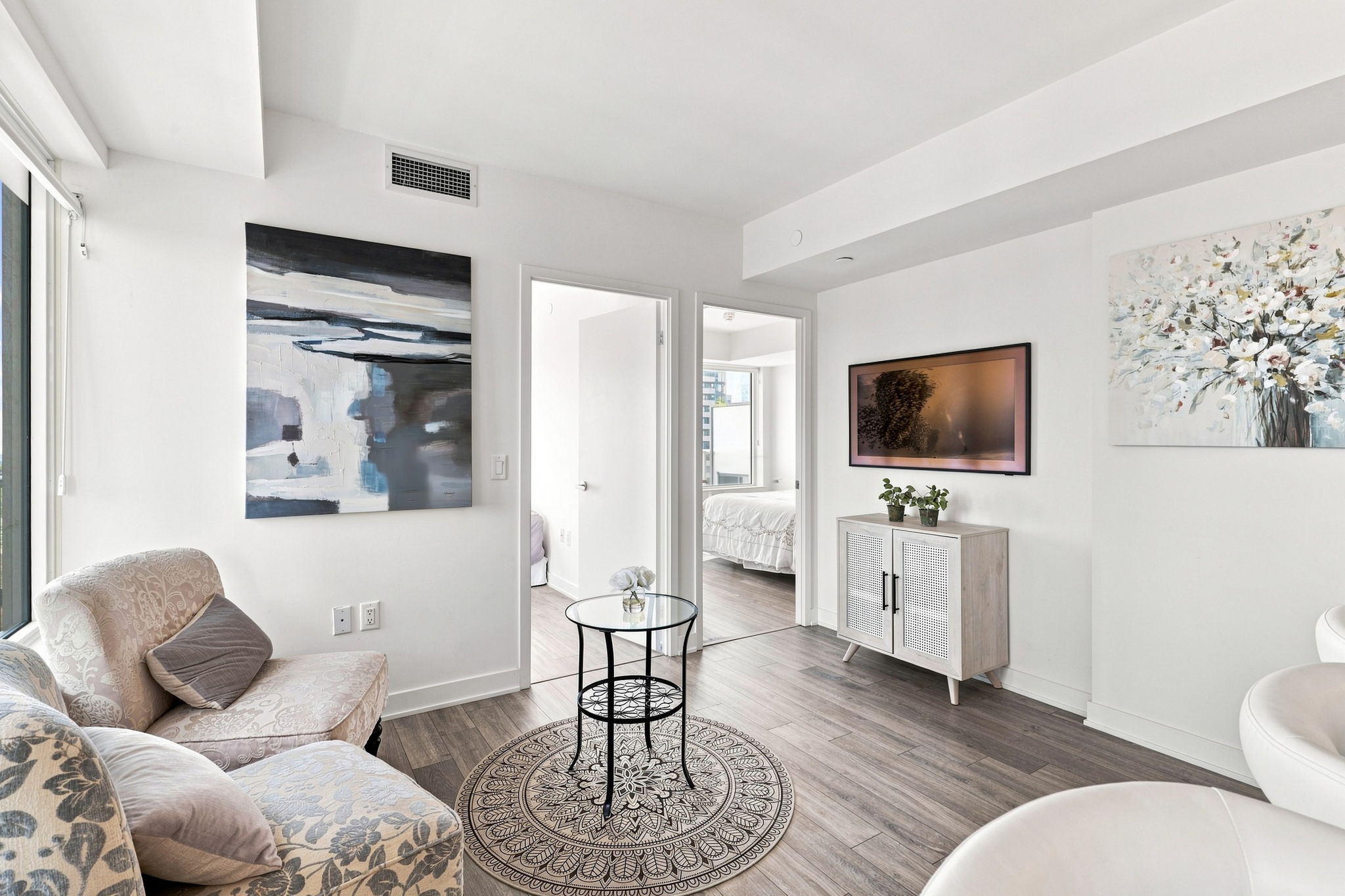Property in Toronto — delivered property photograph 9