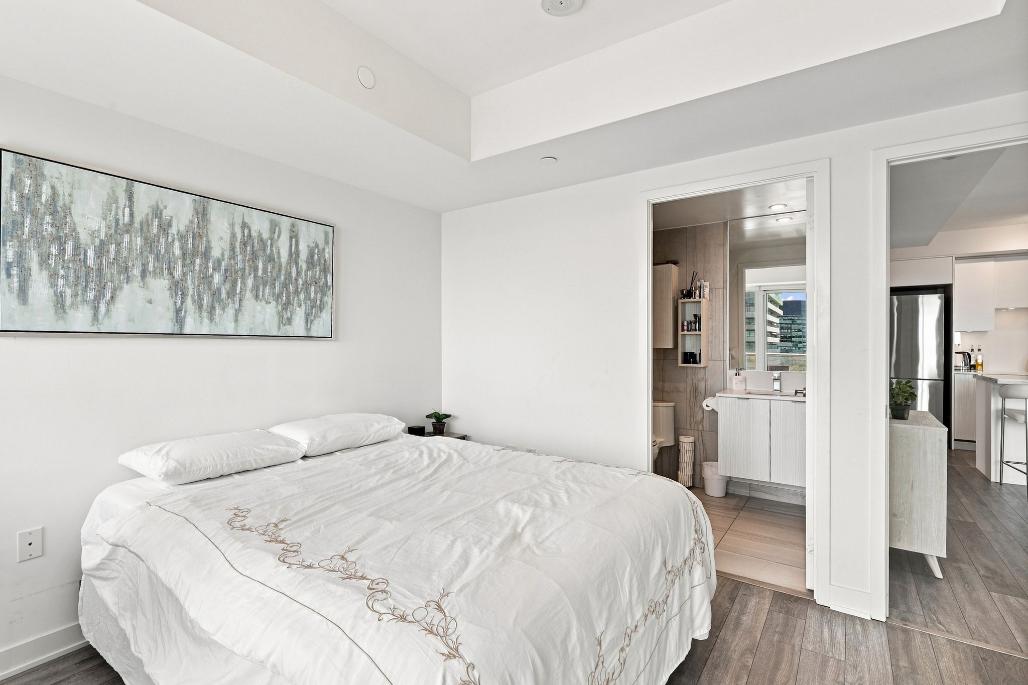 Property in Toronto — delivered property photograph 17