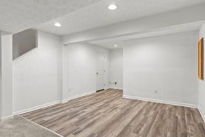  Photo 37