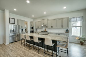 Kitchen/Breakfast Bar