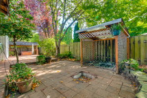 Fire Pit & Water Feature
