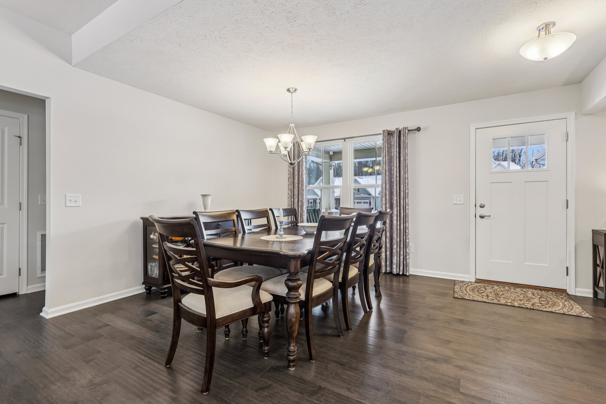 E Woodland Dr-S0301-007.jpg