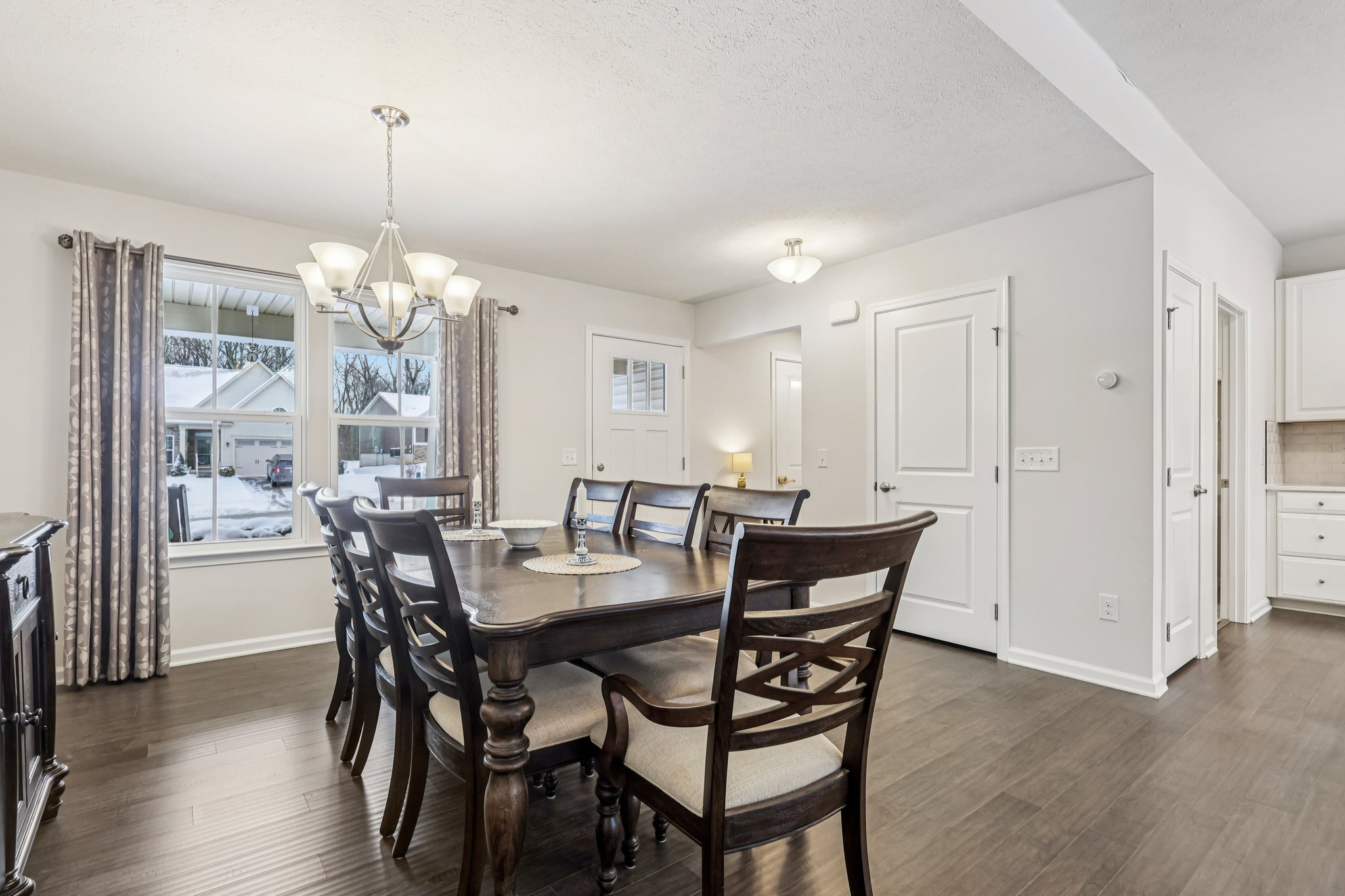 E Woodland Dr-S0301-008.jpg