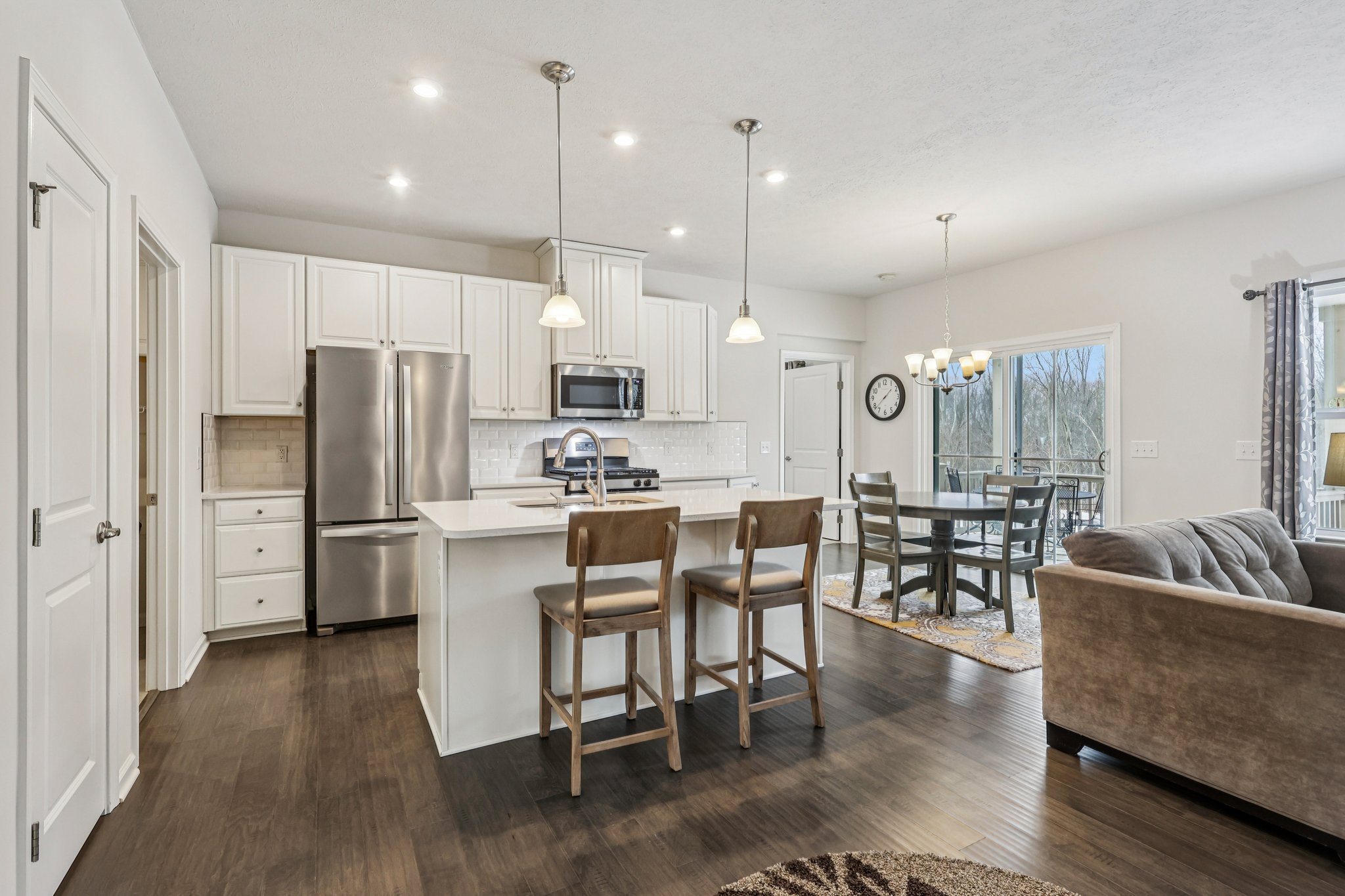 E Woodland Dr-S0301-010.jpg