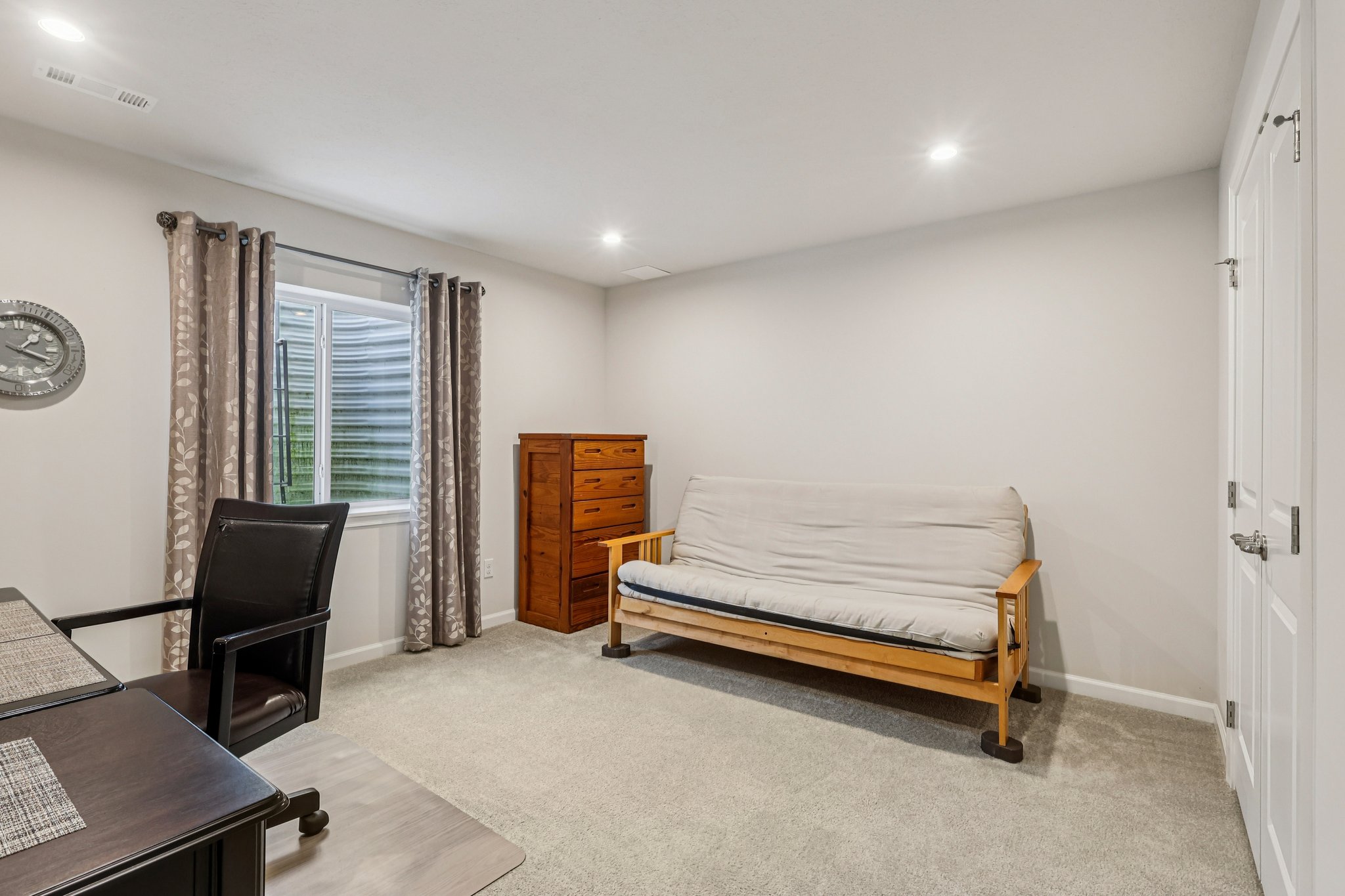 E Woodland Dr-S0301-015.jpg