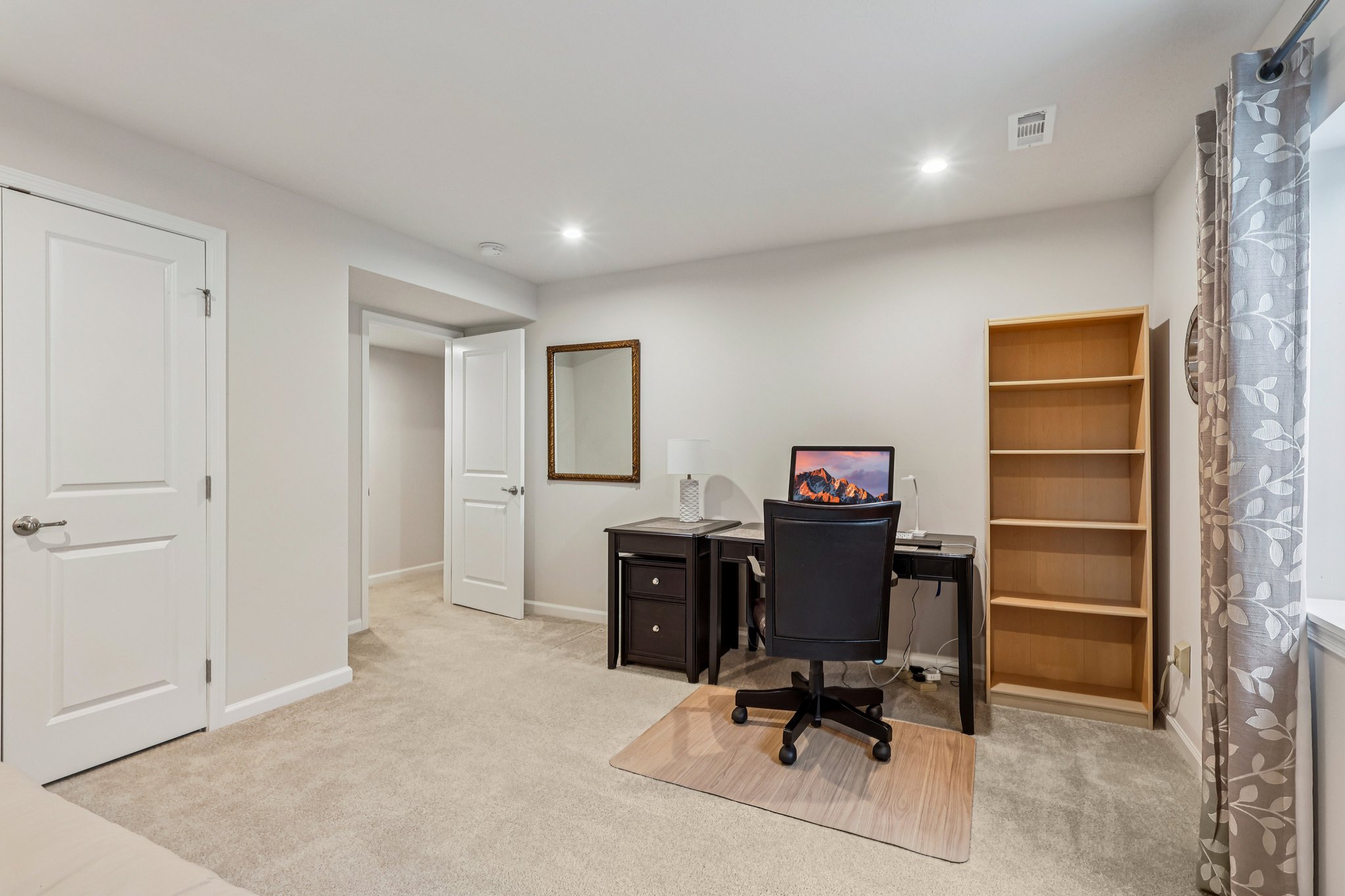 E Woodland Dr-S0301-017.jpg